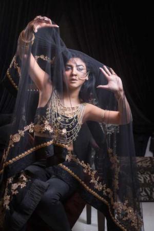 Joya scarf black.jpg Joya Ahsan Hot Photoshoot